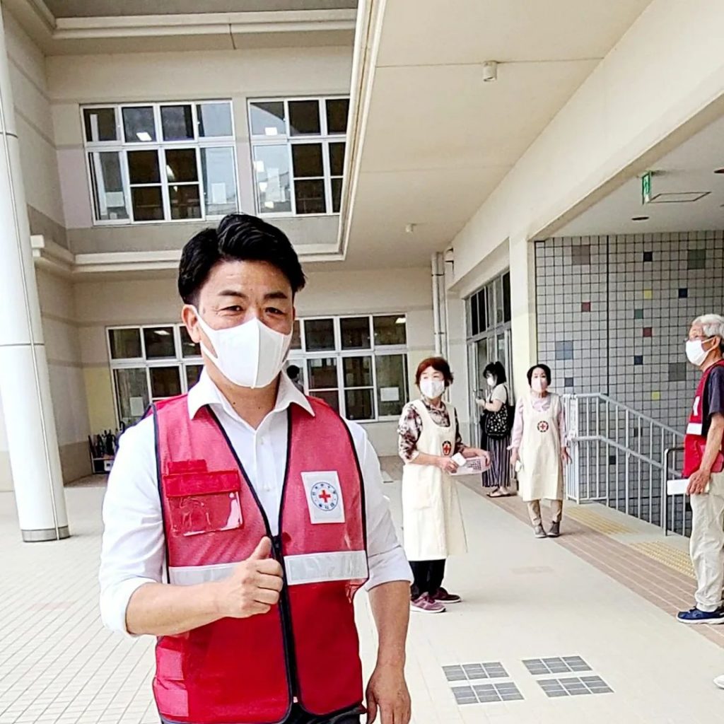 赤十字奉仕団の皆様と一緒に守山小学校の避難訓練、保護者と子ども達の引渡し訓練のお手伝いをしました️1000人を越えるマンモス校なので、保護者の方々が一斉に来られると人の多さにびっくりしました無事に終えられ良かったです